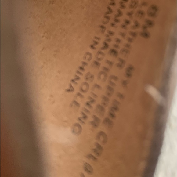 Reaction by Kenneth Cole gold peep toe heels - Picture 12 of 13